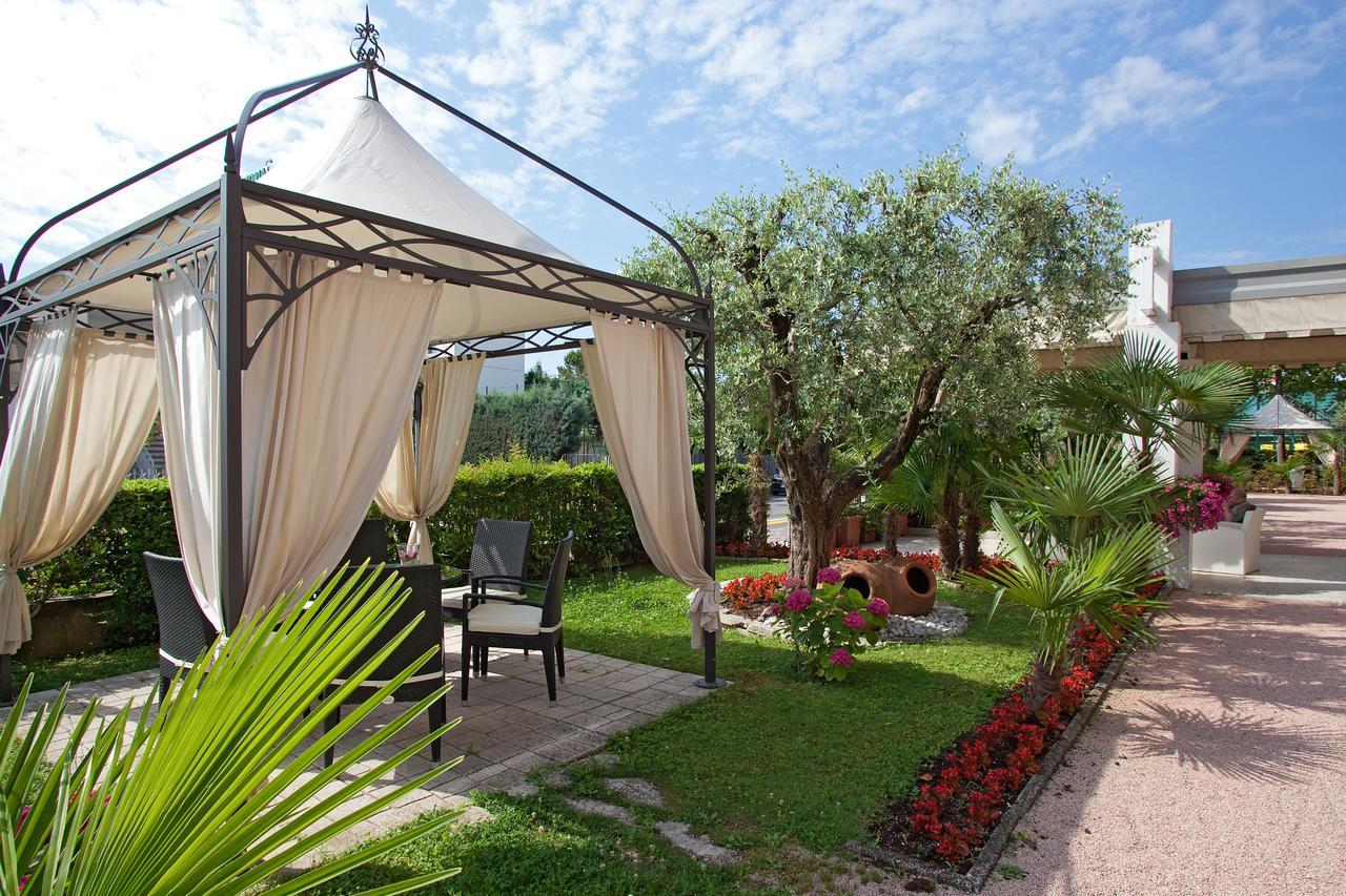Hotel Terme Cristoforo Abano Terme Buitenkant foto